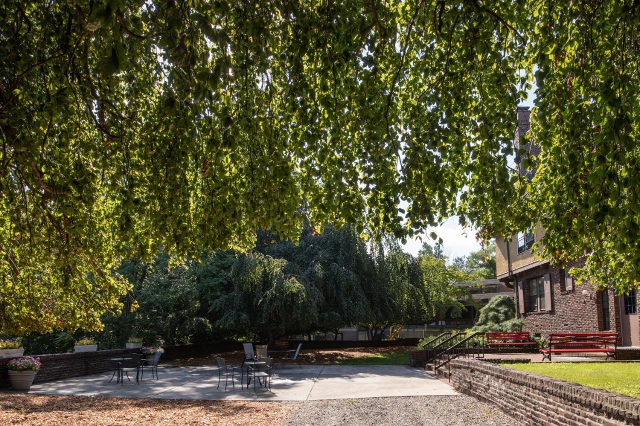 Rutgers University Inn And Conference Center New Brunswick Esterno foto